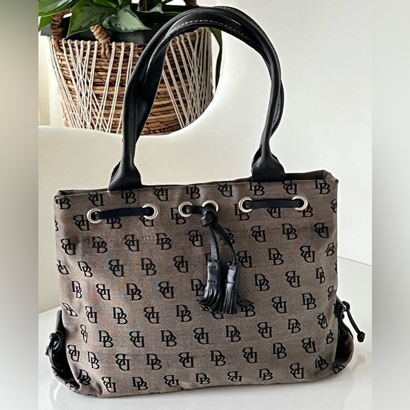 DOONEY & BOURKE Signature Monogram Baguette Small Satchel Gray and Black Canvas - Picture 2 of 15